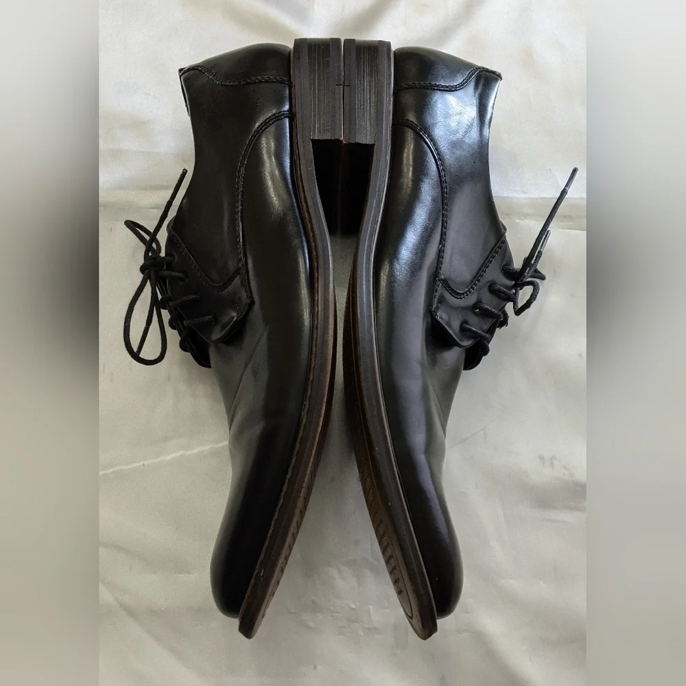 Unlisted by Kenneth Cole this pair